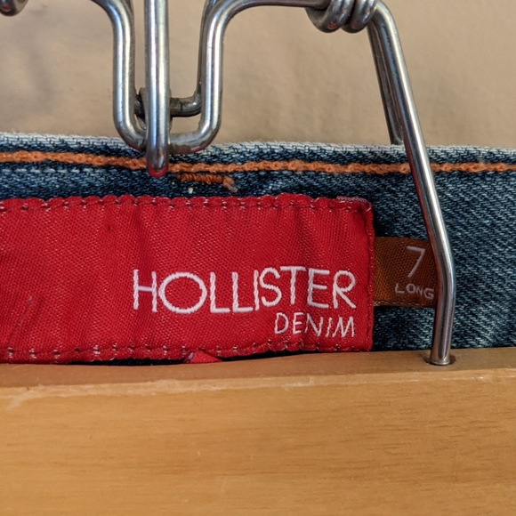 Hollister Red Tag Frayed 4- Button Short - Picture 4 of 5